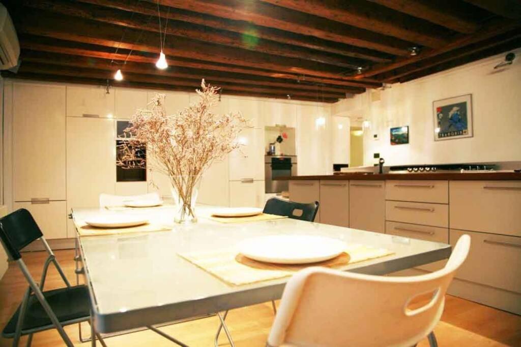 Bellissimo Appartamento In Palazzo Storico Velence Kültér fotó