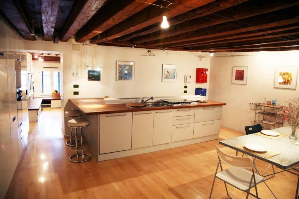 Bellissimo Appartamento In Palazzo Storico Velence Kültér fotó