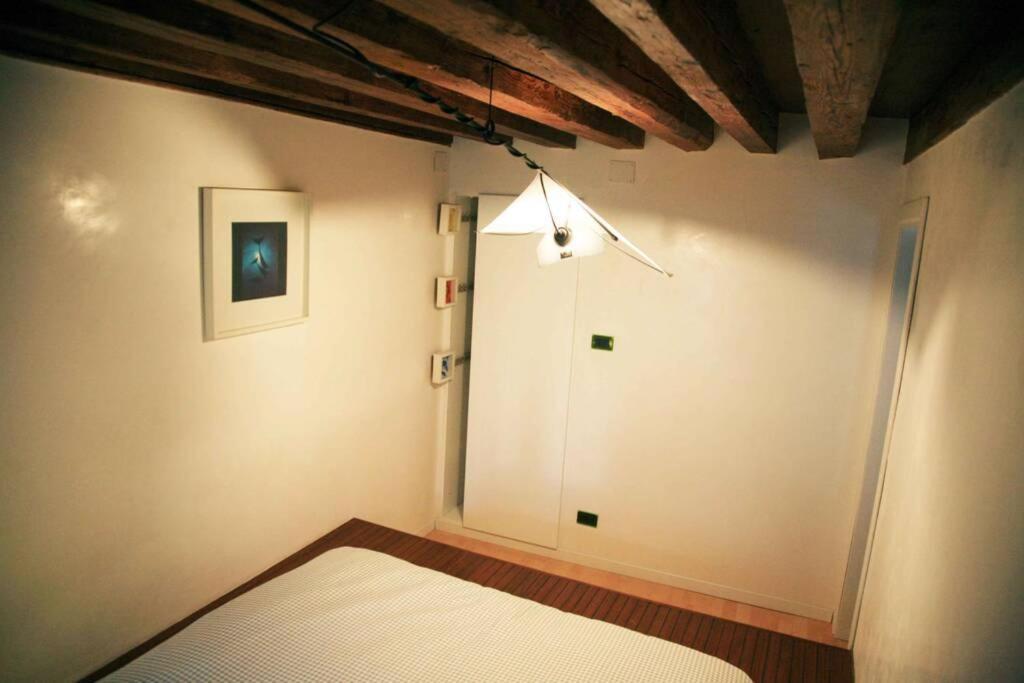Bellissimo Appartamento In Palazzo Storico Velence Kültér fotó