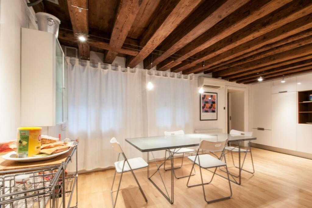 Bellissimo Appartamento In Palazzo Storico Velence Kültér fotó