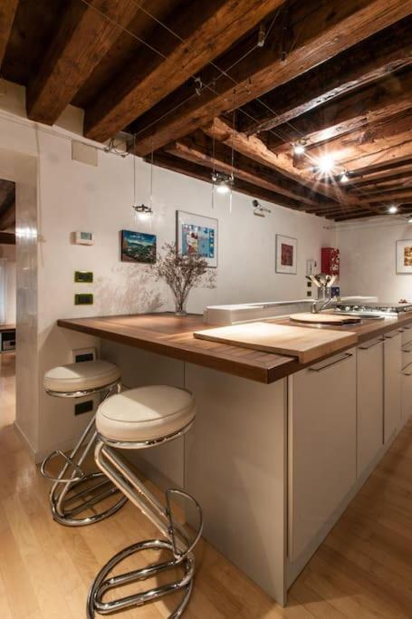 Bellissimo Appartamento In Palazzo Storico Velence Kültér fotó